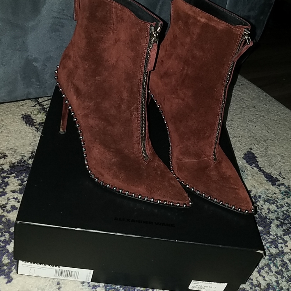 Boots - Picture 3 of 5